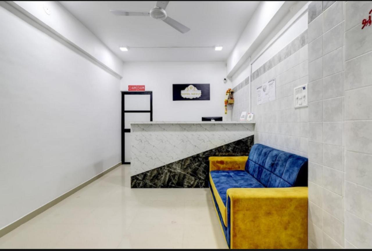 Hotel Nexus Surat Buitenkant foto
